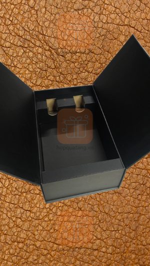 Hộp rượu cánh cửa